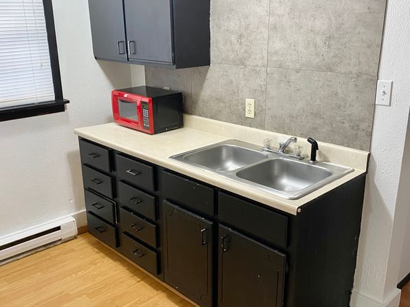 520 W Edwards St APT 3