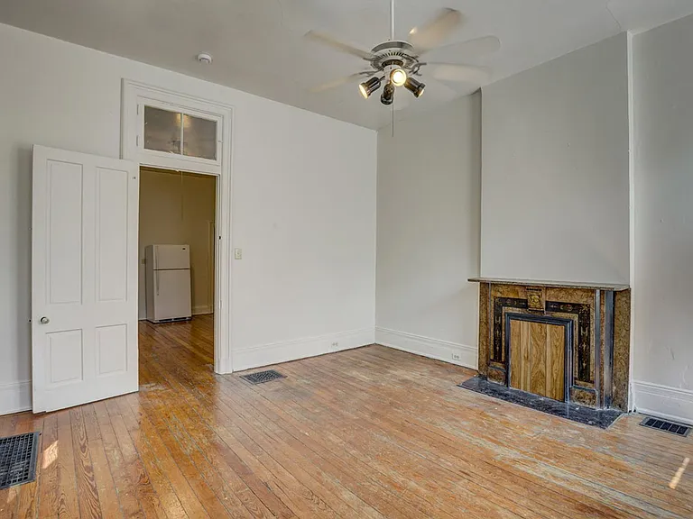 2235 Victor St #1B — Photo 7