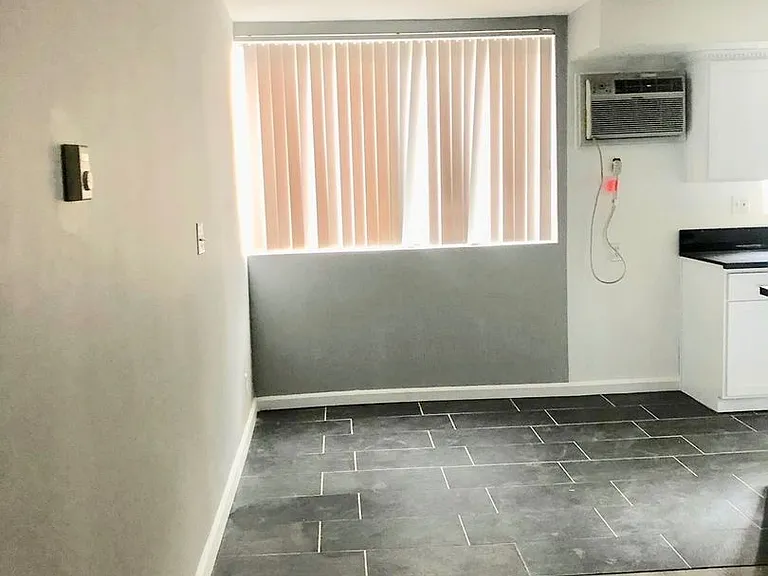 324 S Saint Andrews Pl — Photo 9