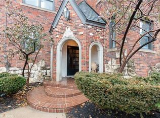 700 W 48th St APT 103, Kansas City, MO 64112
