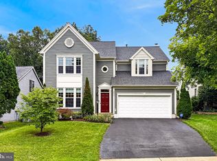 5811 Cub Stream Dr, Centreville, VA 20120