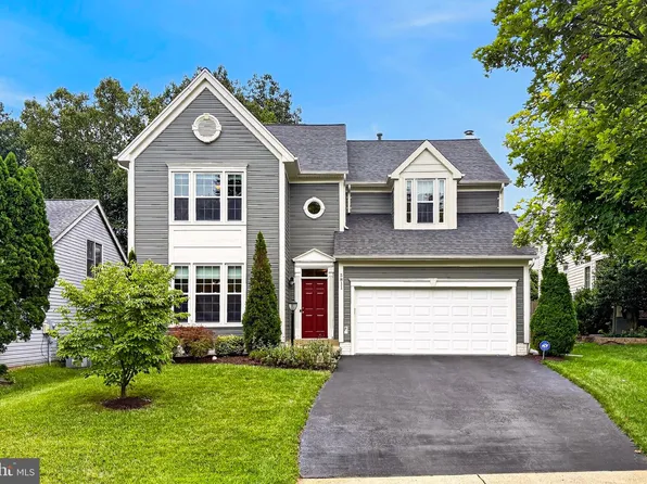 5811 Cub Stream Dr, Centreville, VA 20120