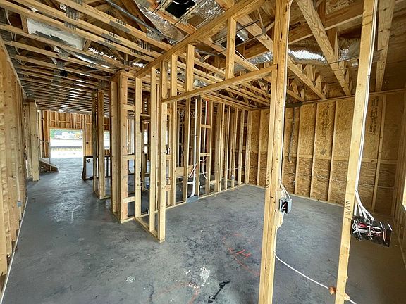 2nd image of 450 Carrara Dr #Ih48kz