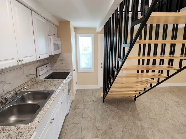 7206 Cypress Dr APT 33, Fort Myers, FL 33907