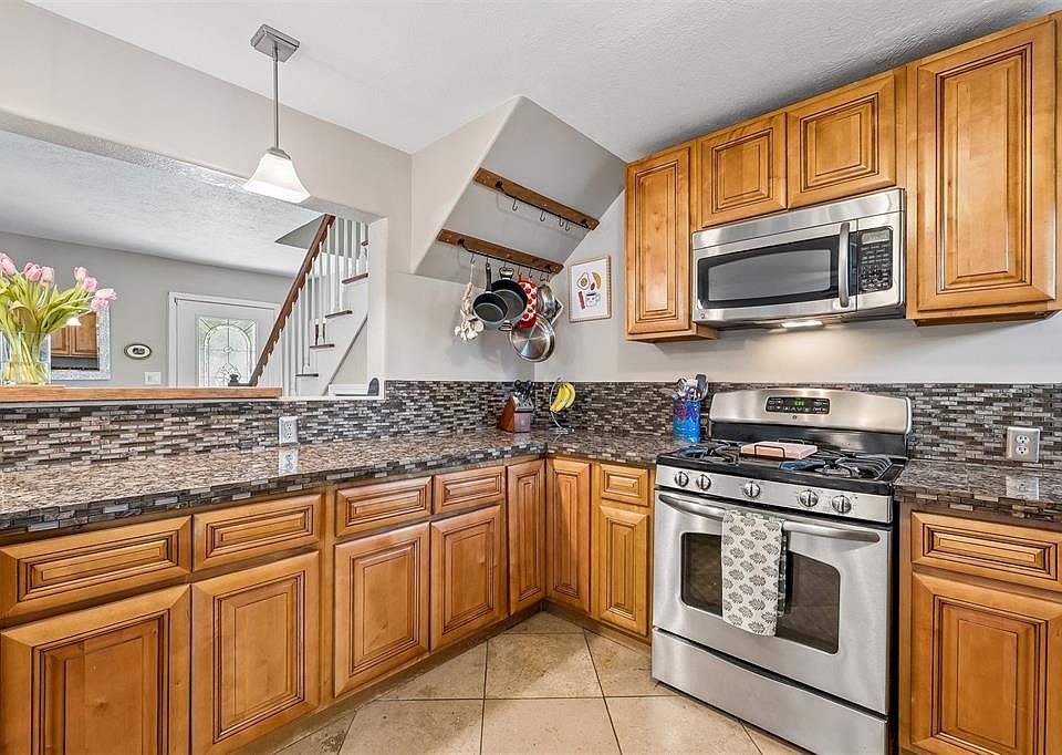 1st image of 2713 NW 42nd St