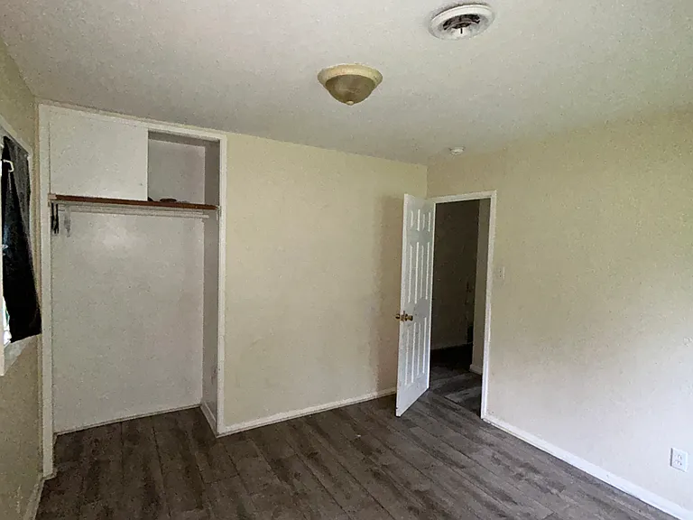 2 E Adams Dr — Photo 24
