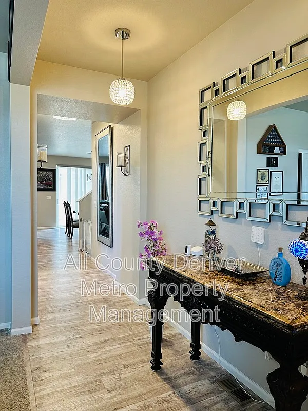 4 bed, 2.5 bath, 2480 sqft, $3,035 — Photo 3