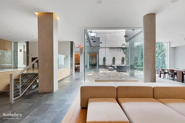 Sold by Sotheby's International Realty | media 25