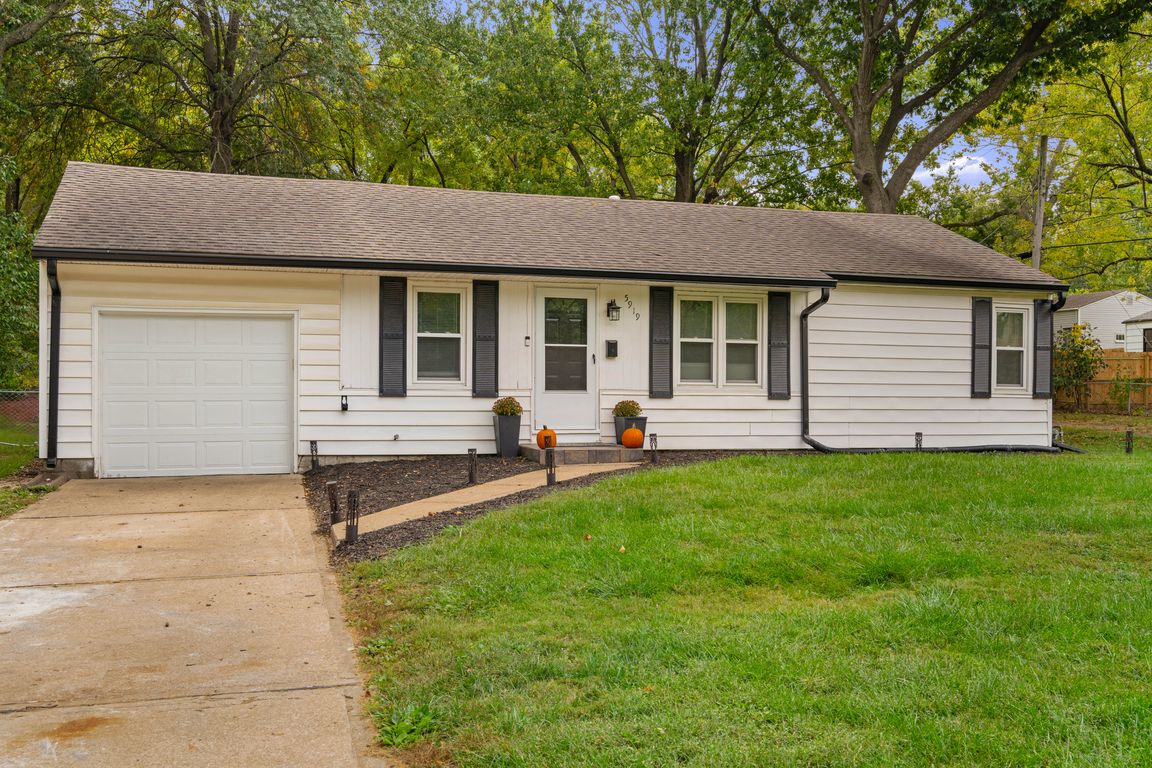 next background image