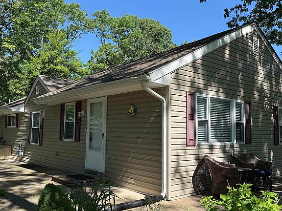 3rd image of 463 Spruce Ave