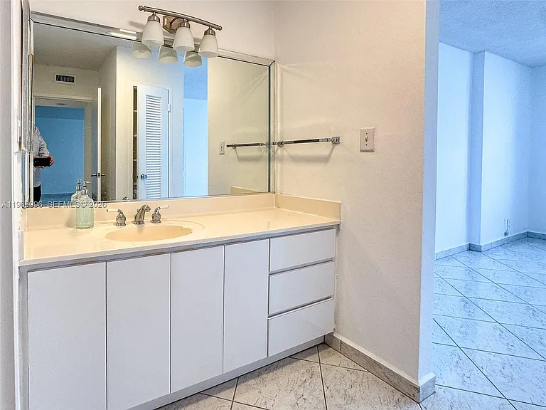 9225 Collins Ave #609 — Photo 12