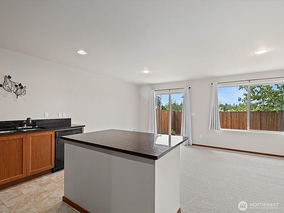 3rd image of 4220 82nd Avenue NE