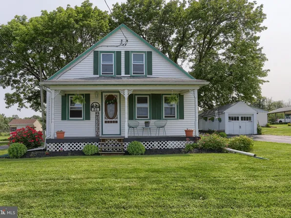 51 W Strack Dr, Myerstown, PA 17067