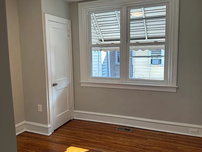 4036 Aldine St — Photo 5