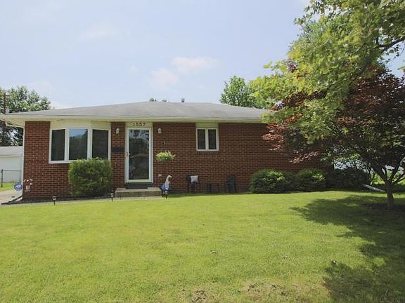 2nd image of 1557 Alpine Dr