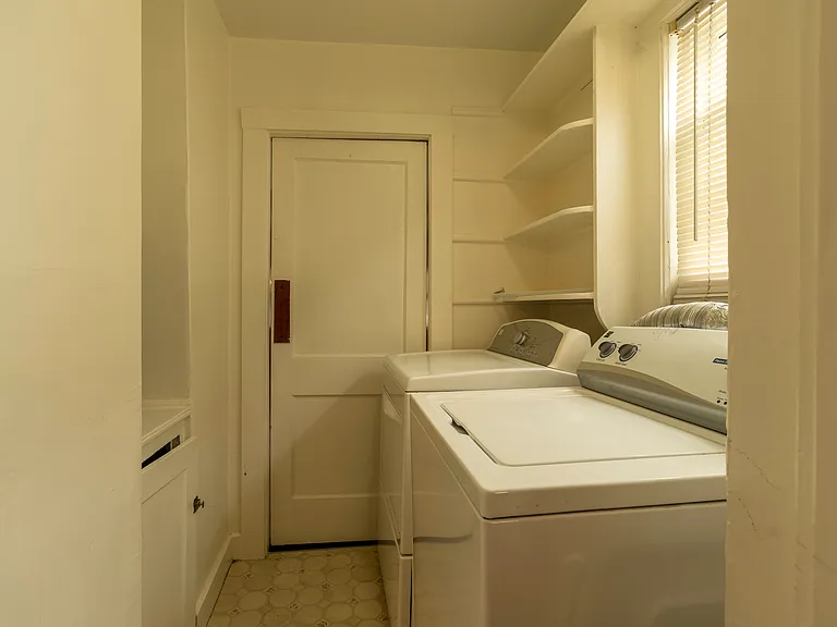 202 Washington St #1 — Photo 9