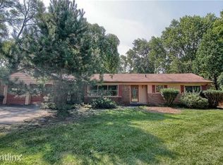 25097 W 10 Mile Rd, Southfield, MI 48033