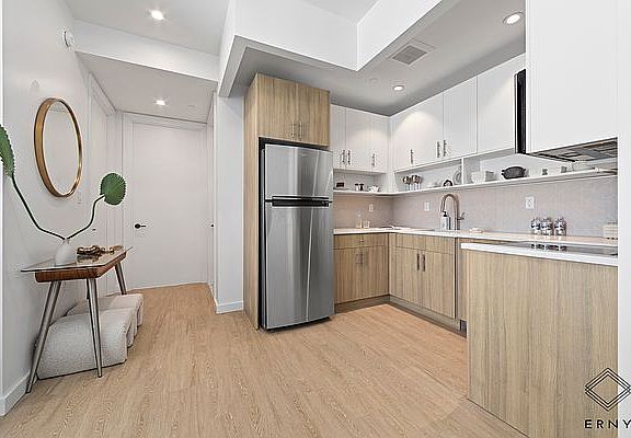 4th image of 335 Linden Blvd #2L
