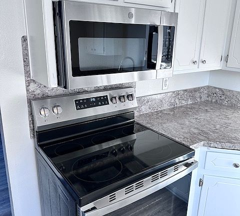 4th image of 1945 Storer St #4