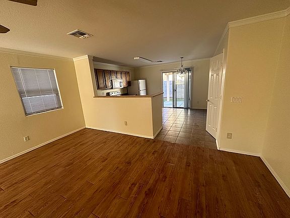 3rd image of 2526 E Meadow Land Dr