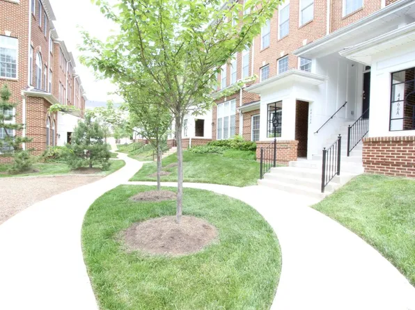 4464 Beacon Grove Cir #602A, Fairfax, VA 22033
