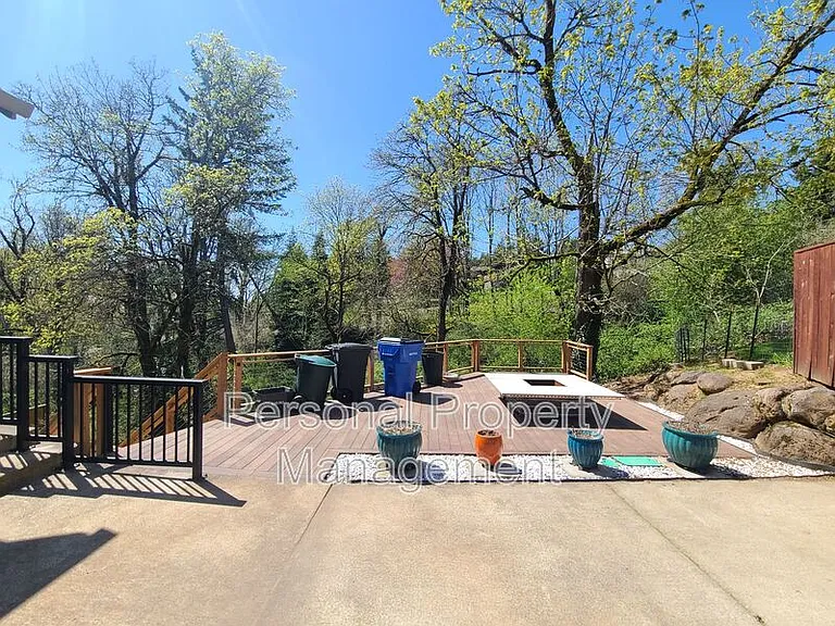 2085 34th St — Photo 3