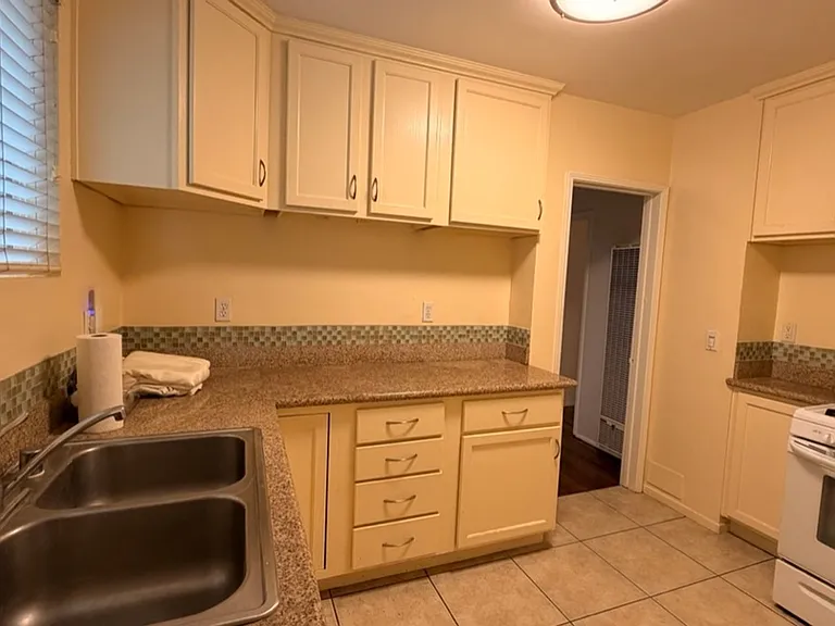 1716 S Tremont St — Photo 22