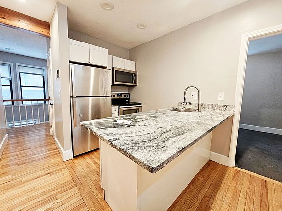 3rd image of 37 Sheafe St APT 8