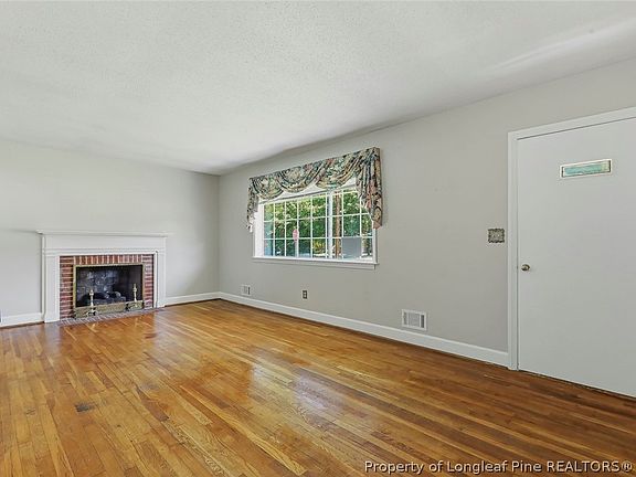 4th image of 2902 Cornell Dr