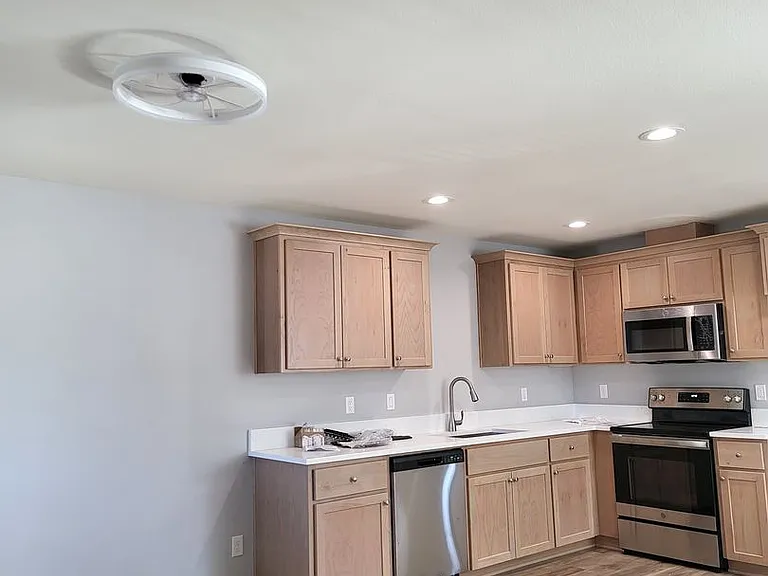 1083 Kennedy St — Photo 9