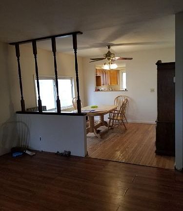 4th image of 127 Woodbine Ave