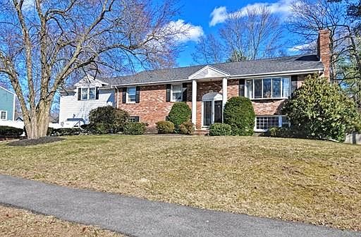 1st image of 44 Pilgrim Dr