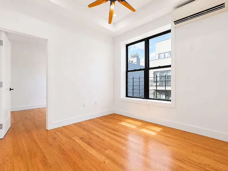 279 Kosciuszko St #401 — Photo 4