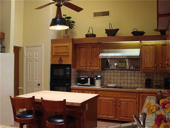 Home For Sale In Heritage Oaks