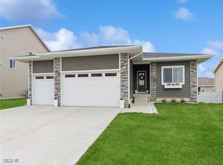 835 NE Addison Dr, Waukee, IA 50263