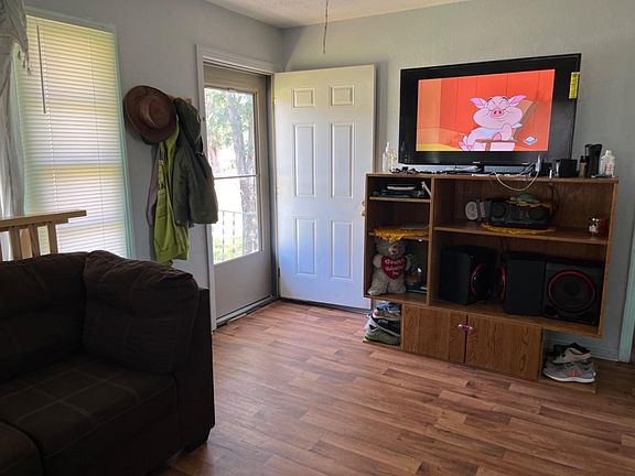 4th image of 602 N Roosevelt Ave