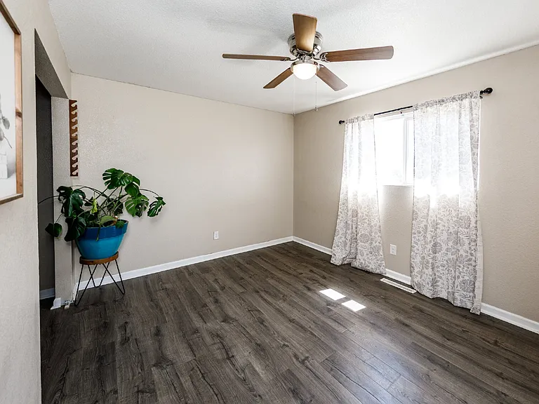 1703 Harrow Rd — Photo 24