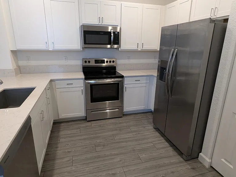 4309 Hammock Grove Dr — Photo 3