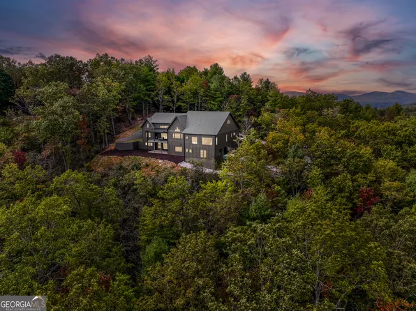1095 Rabun Bluffs Dr, Lakemont, GA 30552