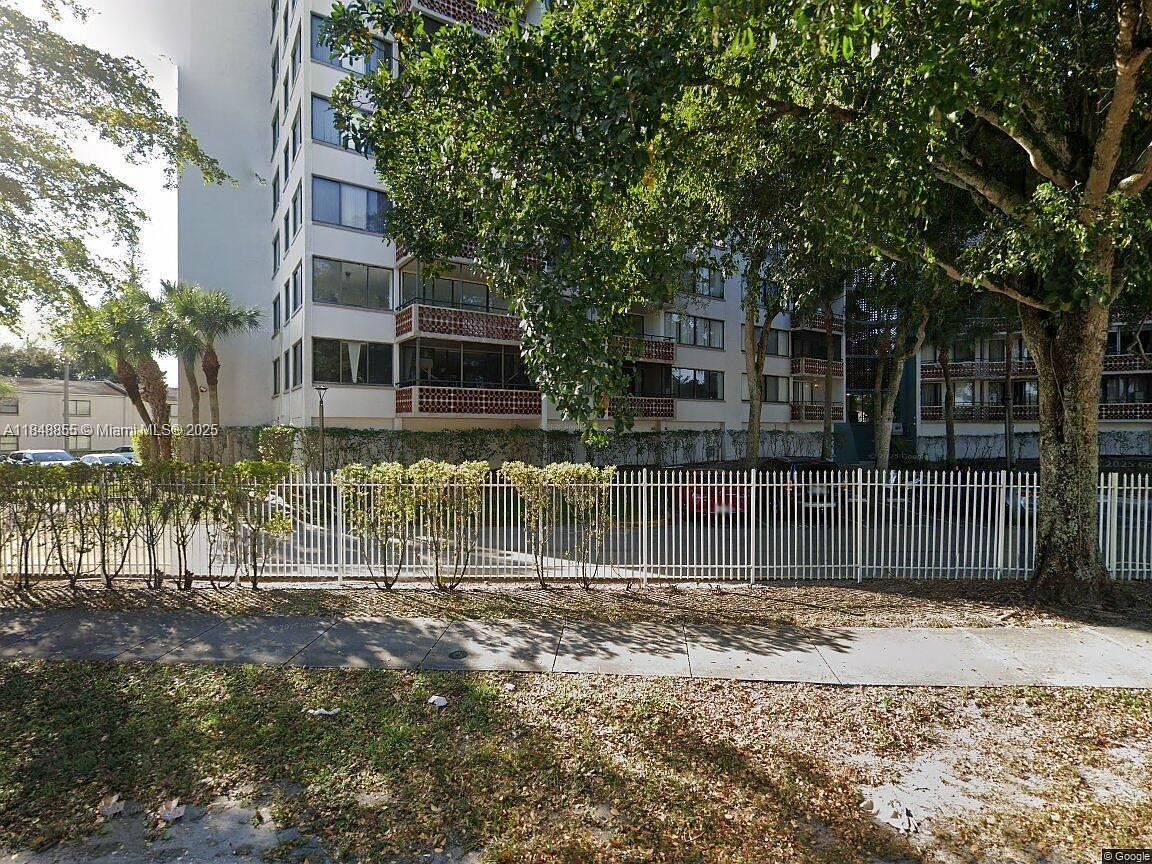 4222 Inverrary Blvd APT 4814