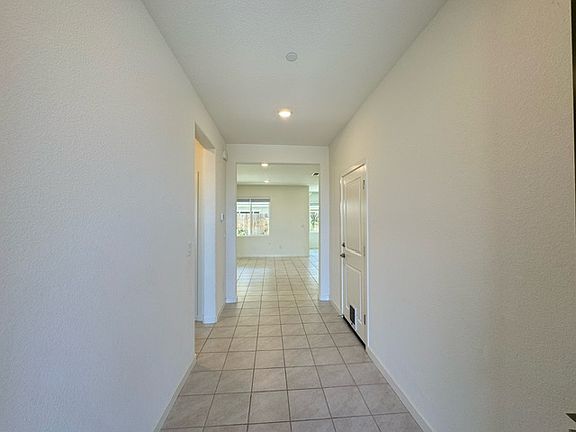 3rd image of 9025 Solar Point Dr