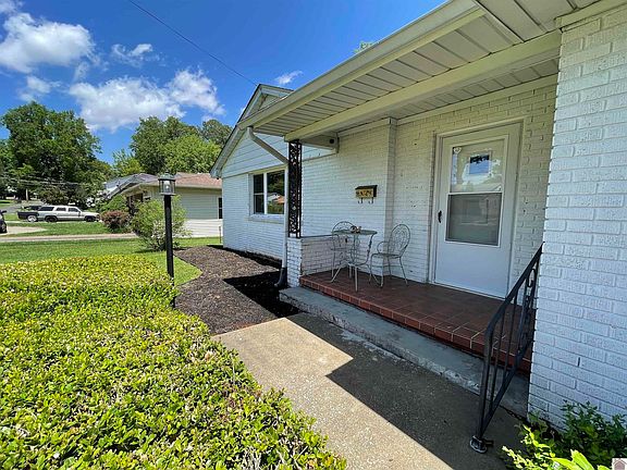 3rd image of 948 S 1st St