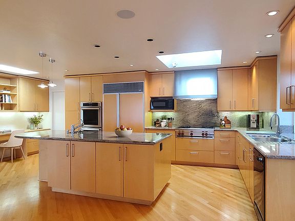 3rd image of 19345 Titus Ct