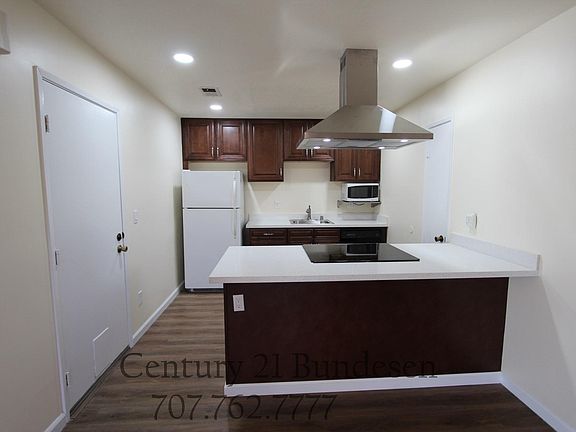 3rd image of 119 Bond Ave