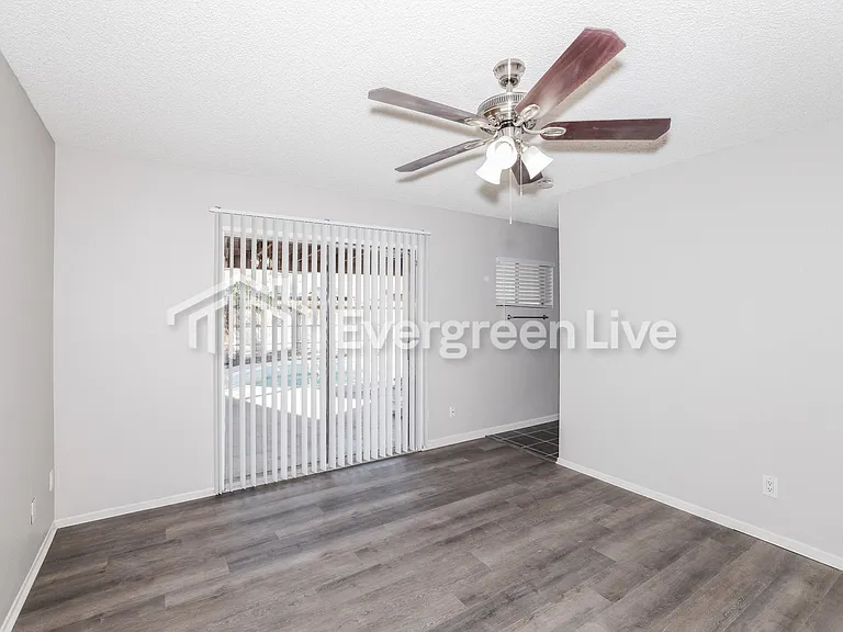 6604 W Christy Dr — Photo 12