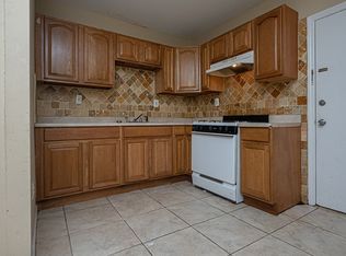 131 Osborne Ter #1, Newark, NJ 07108