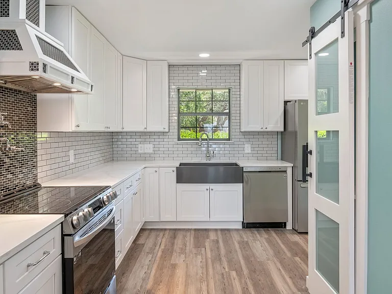 269 Shalimar Dr — Photo 16