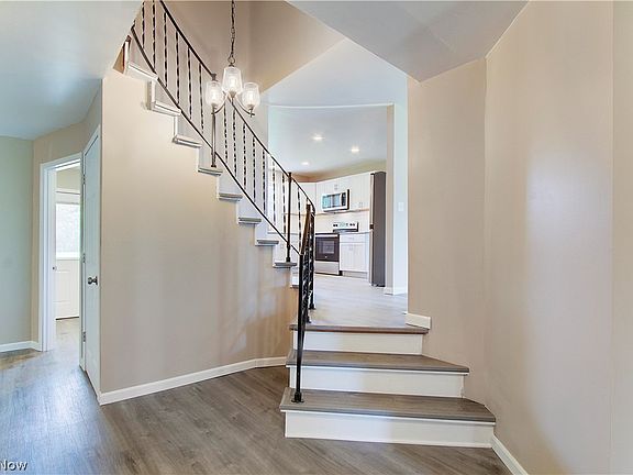 3rd image of 7858 Stuhldreher St NW