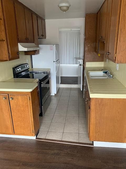 1st image of 901 N Cedar St #4