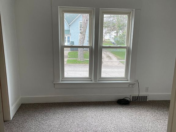 5th image of 1805 1st Ave N